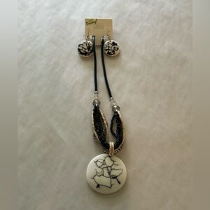 Beautiful Earring / Necklace set